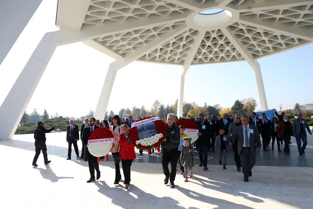 Bülent Ecevit, 16. ölüm yılında mezarı başında anıldı 9